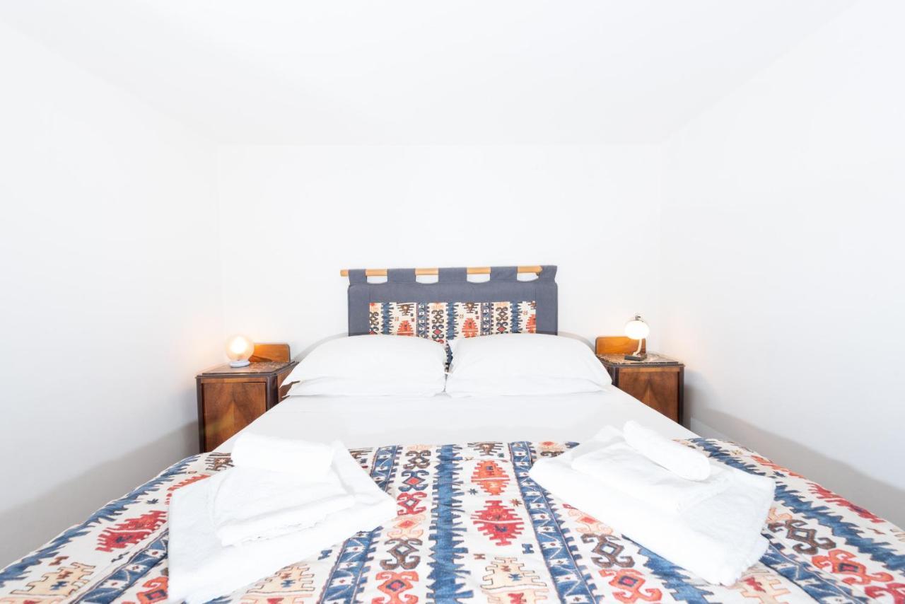 Stunning Campo De Fiori Apartment With Terrace Rome Exterior photo